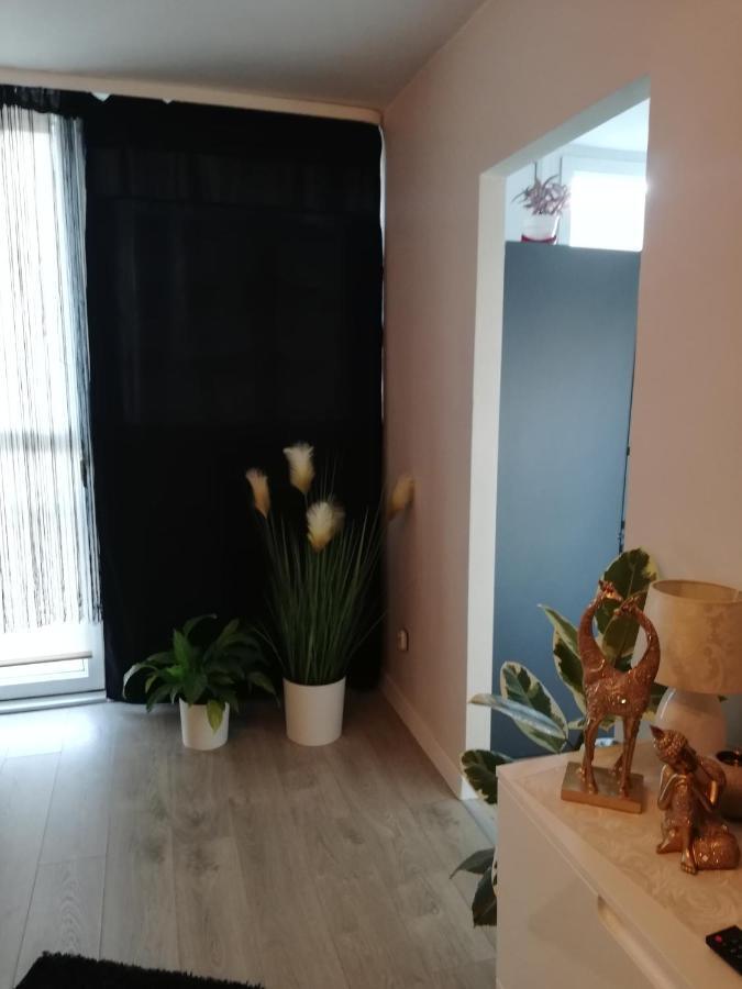 Kawalerka - Jelenia Gora, Dziel. Zabobrze Διαμέρισμα Εξωτερικό φωτογραφία